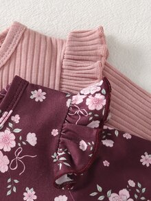 4件組新生女嬰連身衣套裝，可愛花卉圖案、荷葉邊飾、飛袖、長袖連腳連身衣，附蝴蝶結帽子與花卉髮帶，居家穿著4件套 - 粉色 - 查看 5