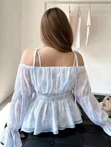 Bijouette 大尺碼女款時尚休閒浪漫度假風櫻花季Last Train限量版藍色花卉印花雪紡露肩上衣，泡泡袖＋收腰荷葉邊設計，肩部蝴蝶結款式，時尚優雅浪漫，女款露肩上衣，大尺碼女款藍色上衣＆大尺碼女款白色上衣 - 藍白色 - 查看 2