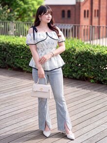 Bijouette Plus Floral Print Contrast Knot Cold Shoulder Cold Shoulder Shirred Waist Peplum Top - Blue and White - View 7