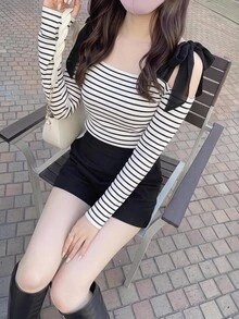 Bijouette Atasan Rajut Leher Persegi Bergaris Ukuran Plus Elastis Kasual Elegan Mode Musim Gugur, Lapisan Dasar Lengan Panjang Pas Ramping dengan Pita Jala dan Bahu Terbuka - Hitam dan Putih - View 16