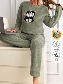 SHEIN Cute Pinguin Embroidery Detaiked Solid Color Fuzzzy Casual Pajama Set - Green - View 3