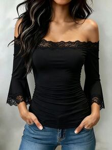 Rustia Kaos Ukuran Besar Warna Polos Seksi Model Off-Shoulder dengan Patchwork Renda dan Pinggang Berkerut, Lengan Lonceng 3/4 - Hitam - View 2