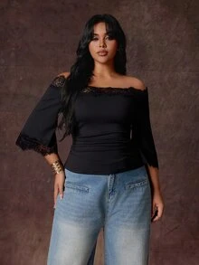 Rustia Kaos Ukuran Besar Warna Polos Seksi Model Off-Shoulder dengan Patchwork Renda dan Pinggang Berkerut, Lengan Lonceng 3/4 - Hitam - View 7