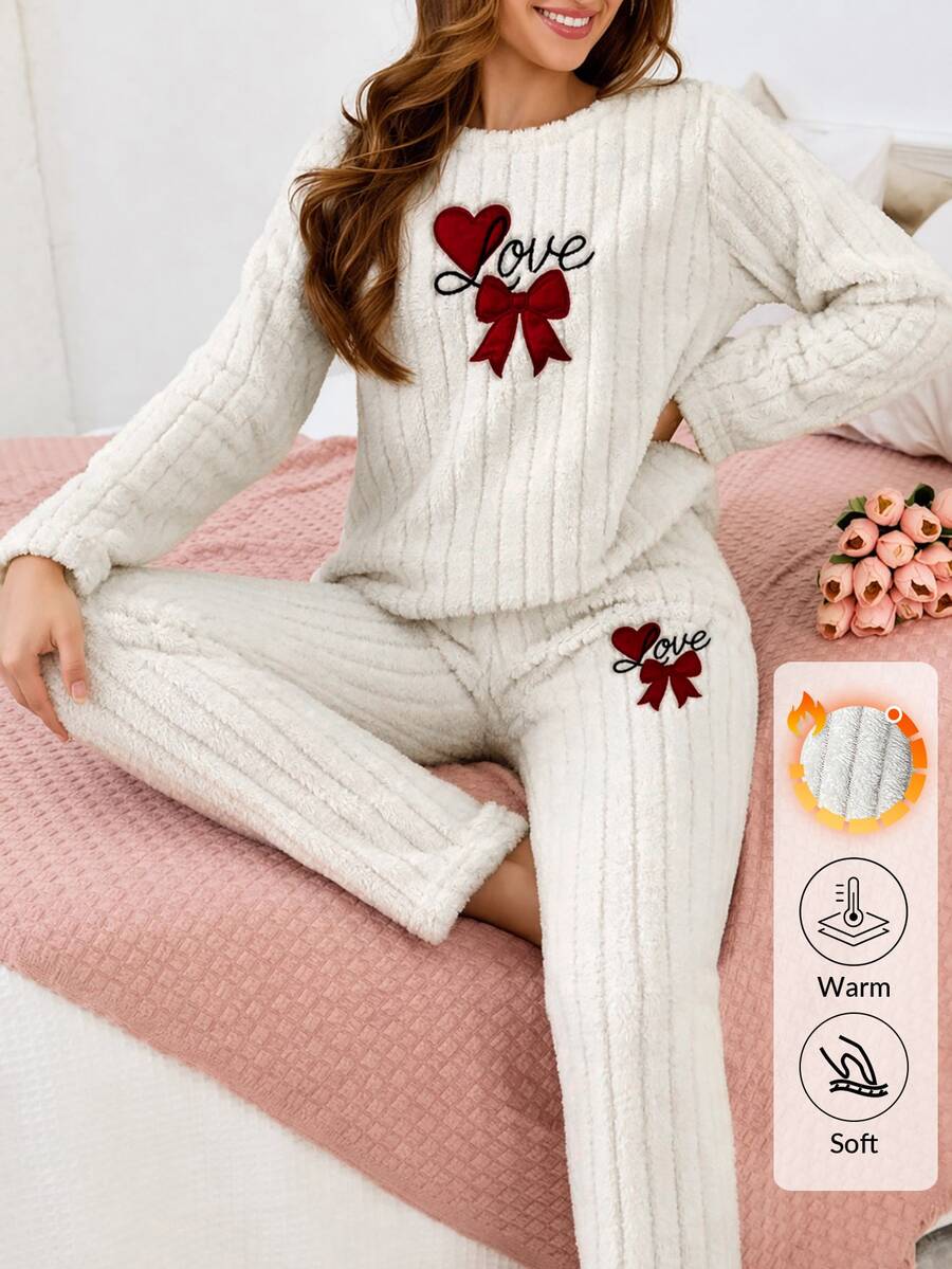 SHEIN Cottnline طقم بيجامة كاجوال من القطيفة المضلعة مع فيونكة على شكل قلب