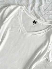 SHEIN EZwear 3件組女款夏季V領修身T恤，龐克休閒次文化動漫風，純色基礎款短袖修身日常居家穿搭，白色、黃色、黑色 - 彩色 - 查看 7
