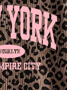 1套復古時尚豹紋棕色與粉色條紋 NEW YORK 字樣休閒寬鬆厚款落肩長袖圓領套頭衛衣與寬腿運動褲套裝，適合秋冬日常、街頭、戶外、運動、校園及返校穿著 - 彩色 - 查看 5