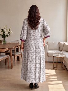 SHEIN Najma 休閒雙曲線條紋滿版白色大尺碼女款洋裝，秋季圓領百褶設計，中長袖，收腰 - 彩色 - 查看 2