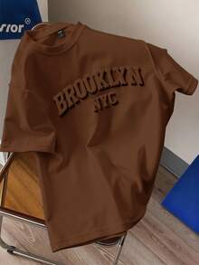 Manfinity Joysei Men's Casual Solid Color Brown Letter Embossed Short Sleeve T-Shirt, Summer - Brown - View 3