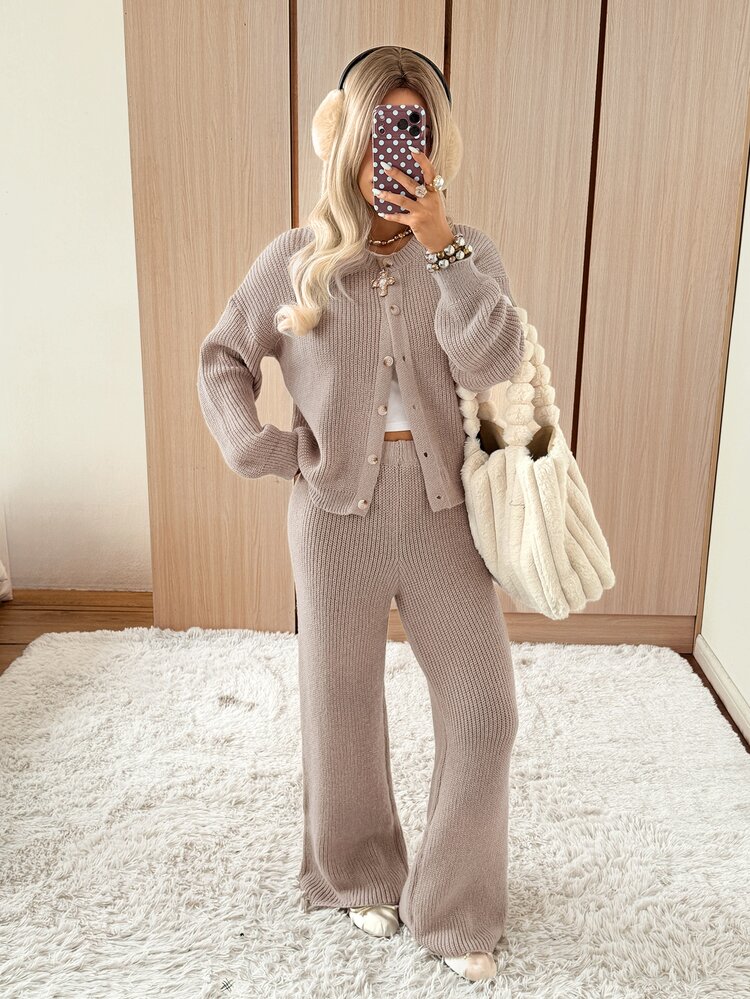 SHEIN EZwear 極簡時尚圓領直筒褲針織毛衣套裝 - 卡其色 - 查看 5