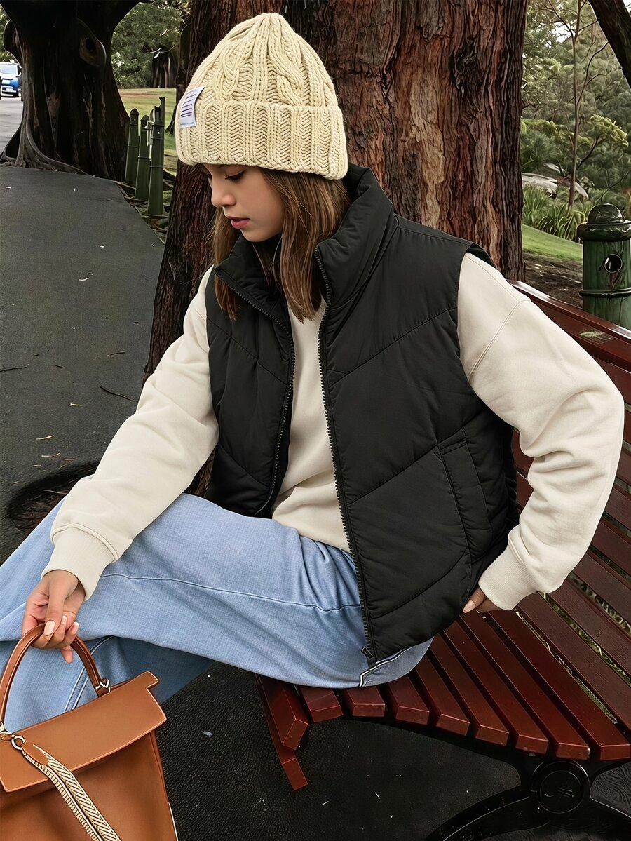 SHEIN 青少年女孩黑色長袖休閒亮面百搭絎縫填充立領短版羽絨背心 拉鍊開襟 秋冬保暖純色通勤款 - 黑色 - 查看 1