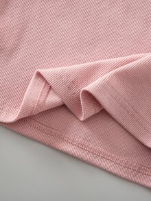 SHEIN Sparklyn 青少年女孩休閒可愛純色針織背心短褲套裝 健身夏季穿搭 返校季 1套隨機發貨 極簡針織面料 - 粉色 - 查看 3