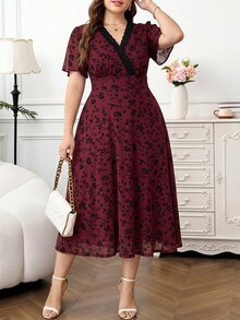 Reflora Gaun Plus Size Motif Bunga Seluruh Permukaan dengan Renda Kontras, Cocok untuk Pesta Teh, Acara Formal, Makan Siang, Malam Hari, Warna Burgundy, Musim Panas, Elegan, Gaya 1960-an - MultiWarna - View 9