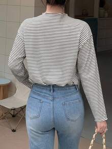 Dazy Plus Wavy Frill Trim Striped Loose Contrast Color Edge Long Sleeve T-Shirt, Spring/Autumn New Casual Top - Black and White - View 2