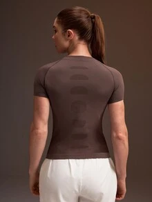 Powerista 女款四季通用運動無縫短袖運動T恤，原布紋理透氣健身上衣，適合健身房與運動鍛鍊 - 棕色 - 查看 2