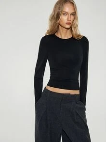 ATUI Studio Women's Solid Color Round Neck Long Sleeve Cropped Slim Fit Casual T-Shirt - Black - View 5