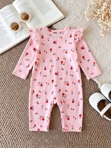 SHEIN رومبير طفلة حديثة الولادة بطراز ريفي زهري، بيج مع طباعة منعشة، تصميم أكمام رفرفة على الكتف، ياقة دائرية بتناسب محكم دون ضيق، إغلاق بأزرار كبس عند المنطقة السفلية لتسهيل تغيير الحفاض، تصميم أكمام طويلة للربيع/الخريف، مناسب للخروجات والصور - وردي - مشاهدة 2