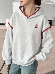 SHEIN 青少年女孩灰色長袖連帽冬季運動衫，櫻桃標誌紅色滾邊羅紋袖口，休閒秋季上衣秋裝舒適落肩套頭衫 - 淺灰色 - 查看 4