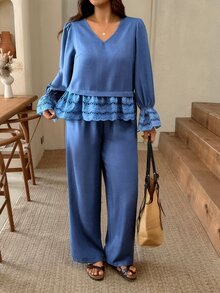 Lounesse Setelan Kasual 2 Potong Wanita Ukuran Plus: Blus Leher V dengan Manset Berkerut dan Celana Panjang Lebar untuk Musim Gugur - Navy Blue - View 8