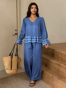 Lounesse Setelan Kasual 2 Potong Wanita Ukuran Plus: Blus Leher V dengan Manset Berkerut dan Celana Panjang Lebar untuk Musim Gugur - Navy Blue - View 5
