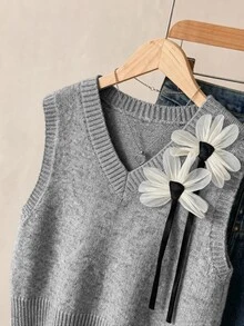 Modelyn Stickad väst i plus size med 3D-blomdekor - Grå - Visa 8