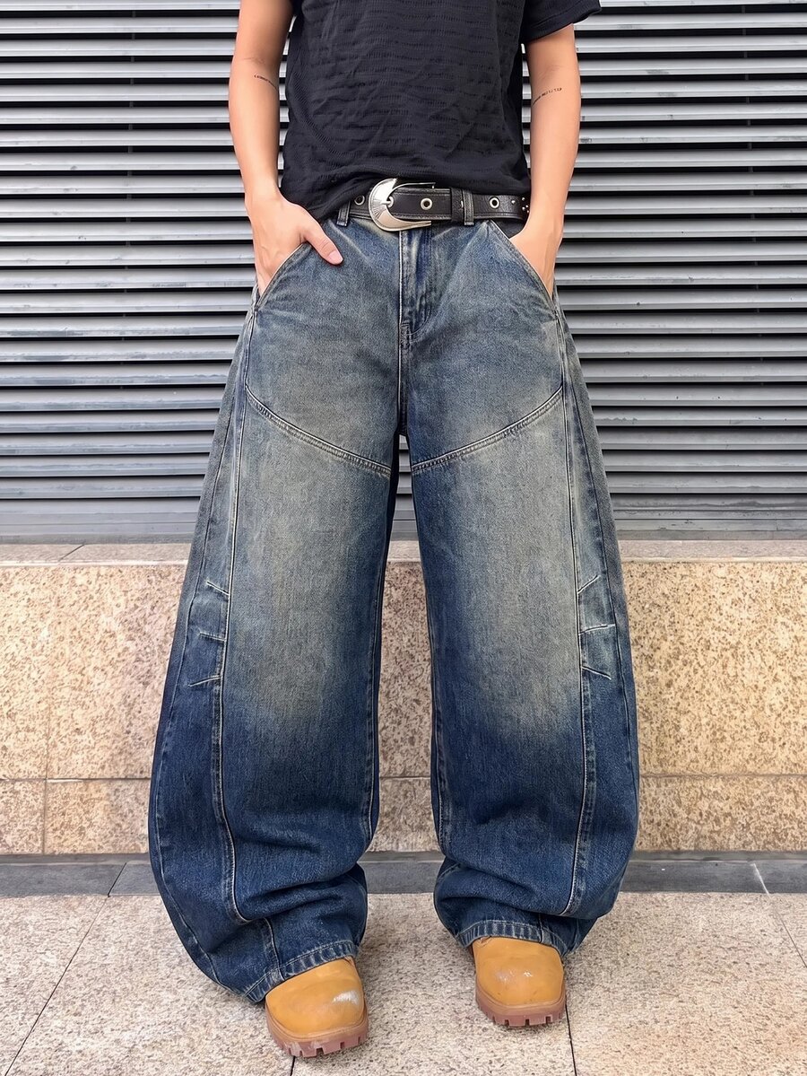 ROMWE MEN Street Life Men's Relaxed Fit Pocketed Button Fly Casual Denim Jeans - Dark Wash - View 1