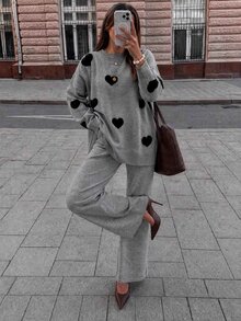 SHEIN Cute Heart Print Soft Knit Oversized Sweater & High Waist Relaxed Fit Knit Pants Co-Ord Set - رمادي - مشاهدة 1