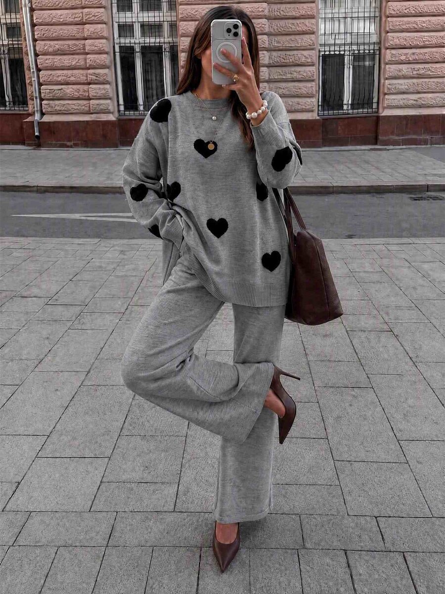 SHEIN Cute Heart Print Soft Knit Oversized Sweater & High Waist Relaxed Fit Knit Pants Co-Ord Set - رمادي - مشاهدة 1