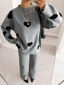 SHEIN Cute Heart Print Soft Knit Oversized Sweater & High Waist Relaxed Fit Knit Pants Co-Ord Set - رمادي - مشاهدة 4
