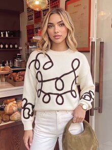 Vivid Eden Sweater Rajut Mohair Lembut Motif Bunga 3D untuk Wanita, Potongan Longgar dan Nyaman, Atasan Rajut Putih Leher Bulat dengan Simpul Tali 3D Berongga - Putih - View 4