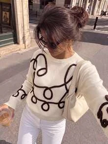 Vivid Eden Sweater Rajut Mohair Lembut Motif Bunga 3D untuk Wanita, Potongan Longgar dan Nyaman, Atasan Rajut Putih Leher Bulat dengan Simpul Tali 3D Berongga - Putih - View 9