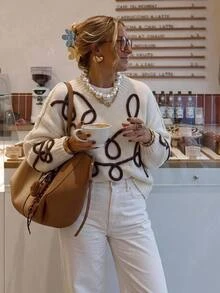 Vivid Eden Sweater Rajut Mohair Lembut Motif Bunga 3D untuk Wanita, Potongan Longgar dan Nyaman, Atasan Rajut Putih Leher Bulat dengan Simpul Tali 3D Berongga - Putih - View 10