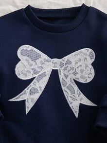 SHEIN 2件組幼女運動衫+長褲，甜美可愛深藍色蕾絲蝴蝶結刺繡，長袖圓領，休閒款，適合假日、秋季、聖誕節、生日，直筒款 - 藍色 - 查看 5