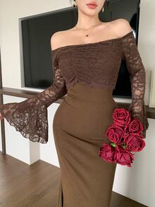 Modelyn Gaun Mermaid Bodycon Elastis Pinggang Tinggi dengan Trim Renda Bergelombang Satu Bahu, Model Slim Fit, Cocok untuk Makan Malam, Warna Cokelat Tua, Musim Gugur - Coklat - View 6