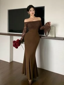 Modelyn Gaun Mermaid Bodycon Elastis Pinggang Tinggi dengan Trim Renda Bergelombang Satu Bahu, Model Slim Fit, Cocok untuk Makan Malam, Warna Cokelat Tua, Musim Gugur - Coklat - View 7