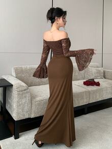 Modelyn Gaun Mermaid Bodycon Elastis Pinggang Tinggi dengan Trim Renda Bergelombang Satu Bahu, Model Slim Fit, Cocok untuk Makan Malam, Warna Cokelat Tua, Musim Gugur - Coklat - View 3