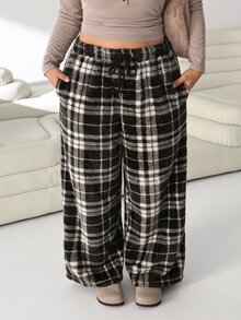 Solflare Plus Size Winter Plaid Warm Pants - Black and White - View 5