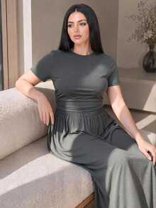 Auveirra 大码女式灰色四季针织两件套，休闲修身弹力短袖上衣和长裙，非常适合度假、休闲或新年穿着。 - 灰色 - 查看 1