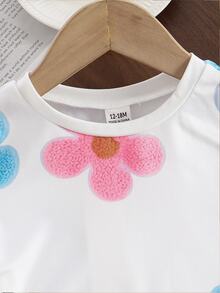 GraphicGems Baby Girls Casual Fashion Comfortable Minimalist Small Flower Pattern Short Sleeve T-Shirt And Shorts 2pcs Set, Spring/Summer - Multicolor - View 5