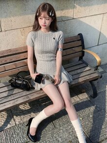 SHEIN EZwear 女士休闲针织骑士图案连衣裙，荷叶边下摆，圆领，短袖，适合秋季 - 灰色 - 查看 4