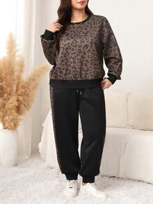 SHEIN LUNE Plus Size Leopard Print Long Sleeve Sweatshirt And Pocket Cuffed Pants 2 Pieces Set - Mocha Brown - View 5