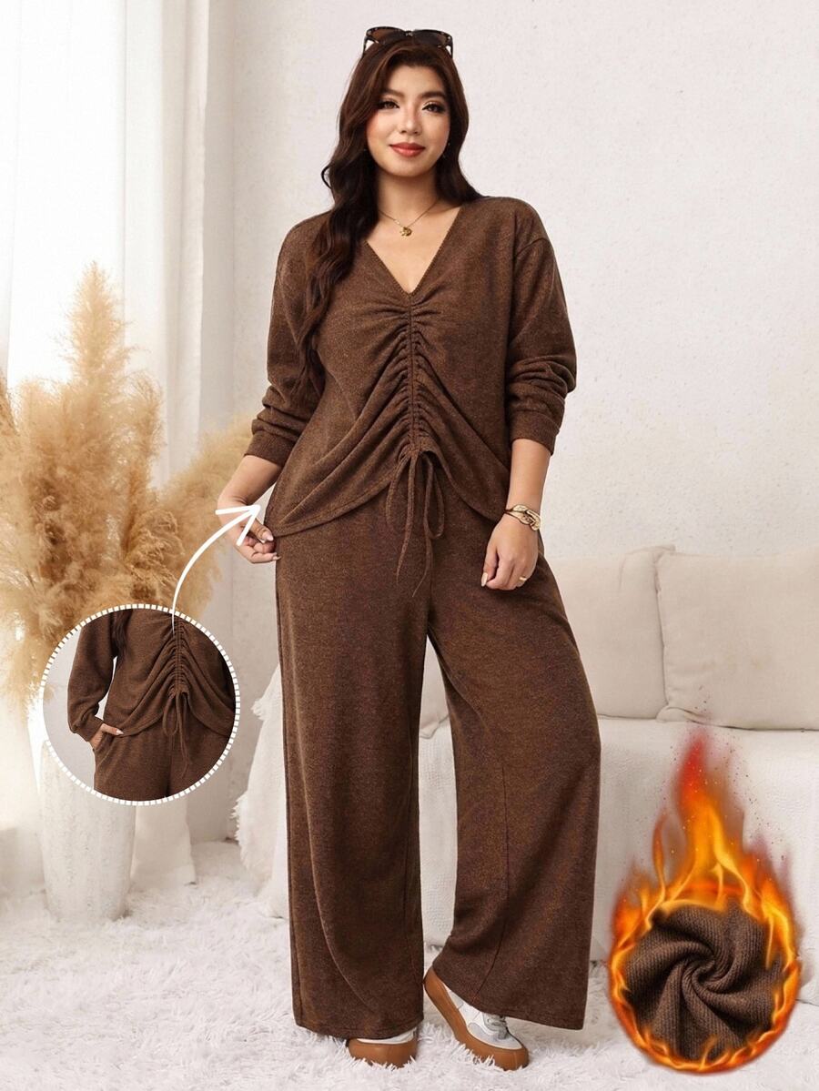SHEIN LUNE طقم نسائي مقاس كبير بلون موحد بياقة على شكل حرف V وبلوزة مطوية وبنطلون كاجوال للاستخدام اليومي من قطعتين للخريف - قهوة بني - مشاهدة 1