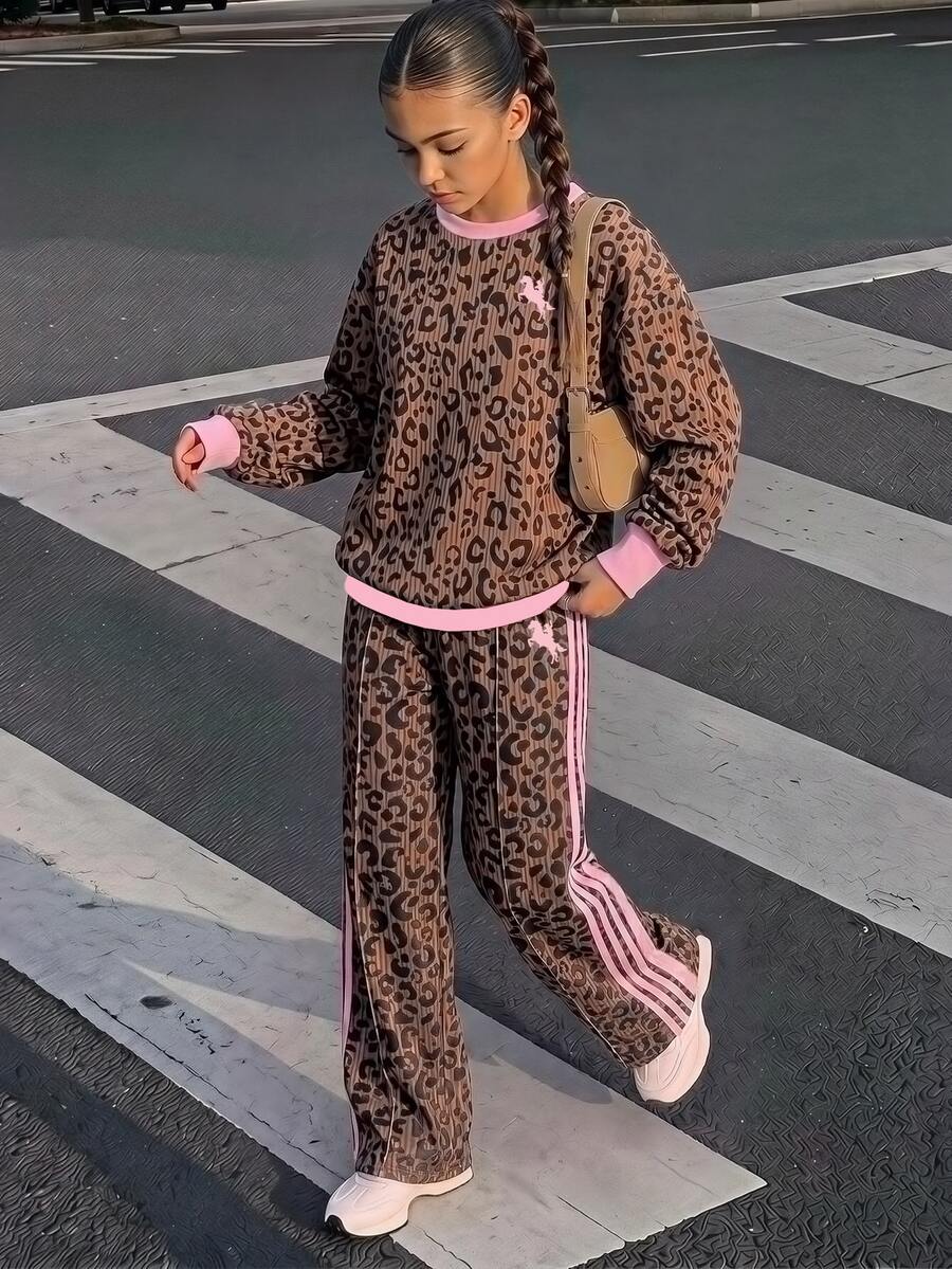 復古時尚豹紋棕色與粉色條紋青少年女孩休閒寬鬆柔軟加厚落肩長袖圓領套頭運動衫與寬腿運動褲套裝,適合秋冬日常、街頭、戶外、運動、校園、返校 - 彩色 - 查看 1
