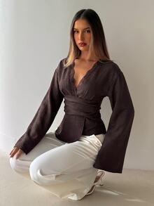 Aloruh Blus Patchwork Renda Leher V Warna Cokelat Kopi Tua, Gaya Komuter Minimalis, Potongan Ramping yang Memperindah Pinggang, Pakaian Awal Musim Gugur - Coffee Brown - View 5