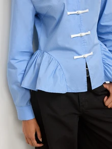 Maija Kemeja Lengan Panjang Wanita Warna Biru dengan Hem Berkerut, Nyaman untuk Gaya Kasual Perkotaan Musim Gugur - Biru - View 5
