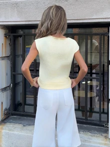 Wiktoria Wolska 优雅宽松休闲百搭无袖针织背心，适合外出穿着，秋冬季校园穿着。 - 淡黃色 - 查看 3
