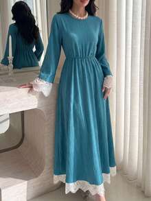 SHEIN Najma Gaun Panjang Leher Bulat Putih Berlipit dengan Renda Kontras untuk Sehari-hari, Gaun Formal untuk Liburan Keluarga Musim Dingin, Sederhana dan Elegan - Biru - View 1
