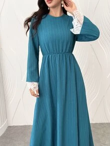 SHEIN Najma Gaun Panjang Leher Bulat Putih Berlipit dengan Renda Kontras untuk Sehari-hari, Gaun Formal untuk Liburan Keluarga Musim Dingin, Sederhana dan Elegan - Biru - View 5