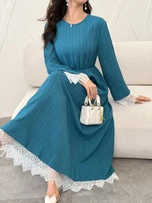 SHEIN Najma Gaun Panjang Leher Bulat Putih Berlipit dengan Renda Kontras untuk Sehari-hari, Gaun Formal untuk Liburan Keluarga Musim Dingin, Sederhana dan Elegan - Biru - View 3