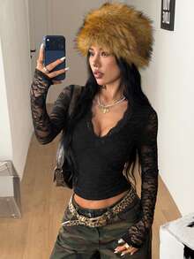 Coolane 女款 Y2K 街頭風樹枝圖案 Bustier V 領 T 恤 - 黑色 - 查看 4