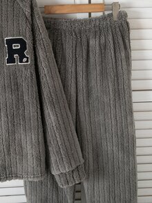 SHEIN Autumn/Winter Thick Vertical Striped Coral Fleece Boy's Pajamas, Loose Fit Round Neck Cuffed Pants, 2 Pieces Set For Young Boy Home Wear Grey - Light Grey - View 8